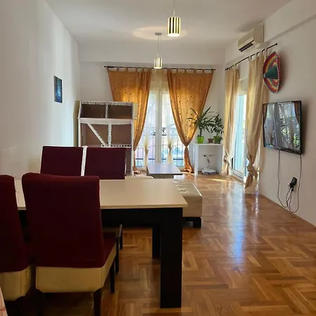 Club House Apartment With Garden And Pool Apartment