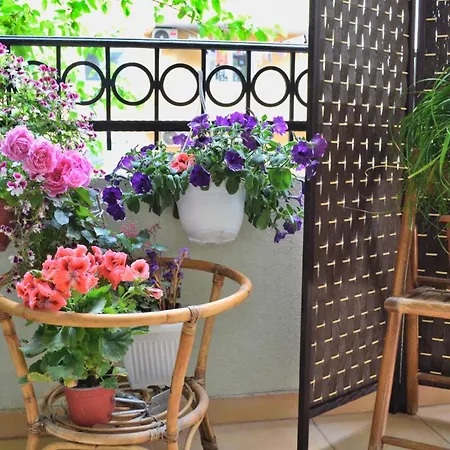 Club House Apartment With Garden And Pool *