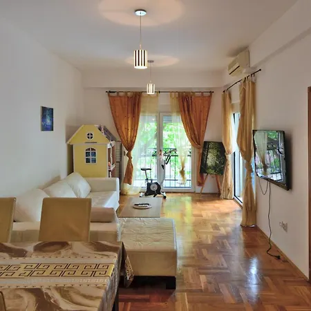 Apartment Club House Apartment With Garden And Pool *
